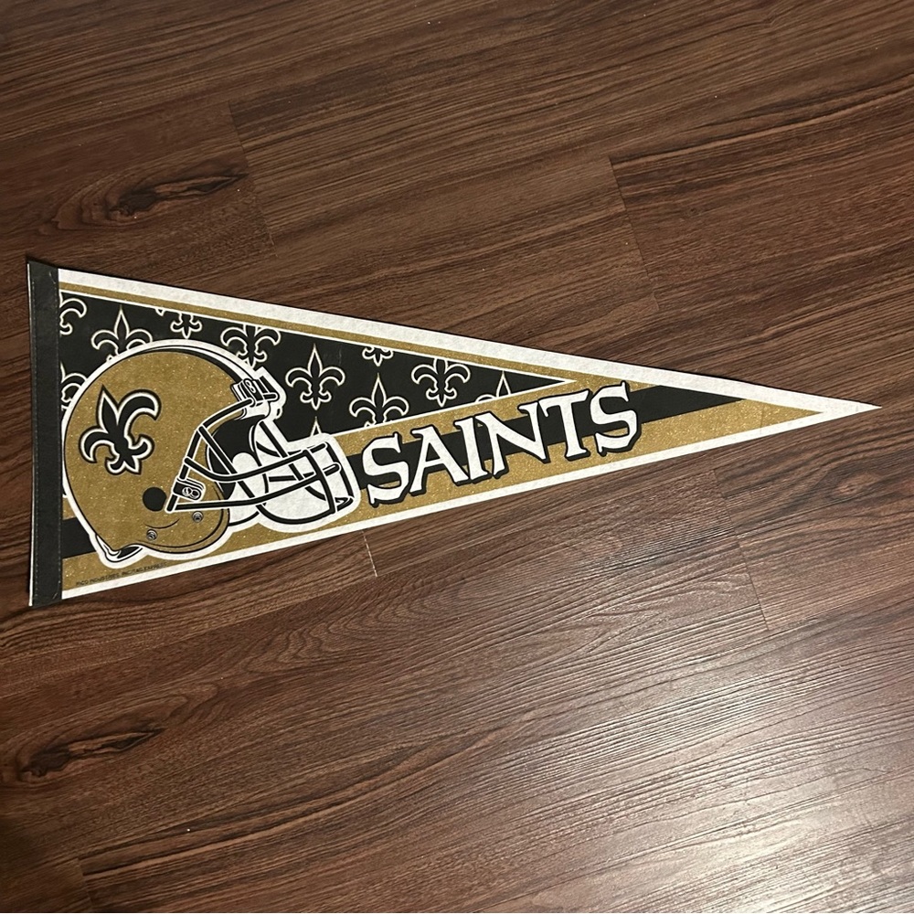 Vintage 1980s New Orleans saints NFL pennant